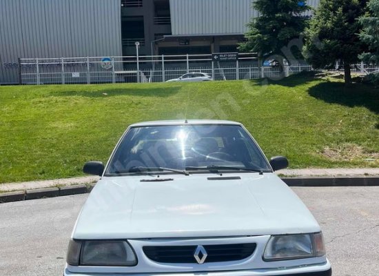 Masraf Etmeden Binilecek Renault 9 Broadway