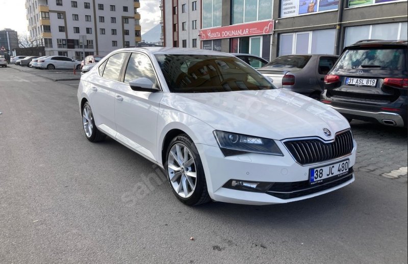İLK SAHİBİNDEN TEMİZ SKODA SUPERB
