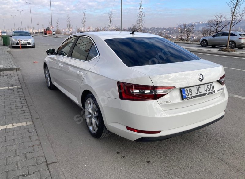 İLK SAHİBİNDEN TEMİZ SKODA SUPERB