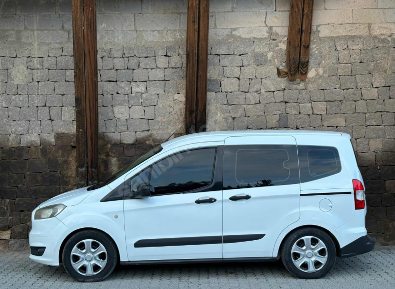 MASRAFSIZ DEĞİŞENSİZ 2015 MODEL FORD COURİER 1.5 TDCi TREND