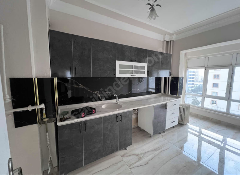 ERCİYES EVLERDE 3+1 LÜKS YAPILI ARA KAT, Kırediye uygun,