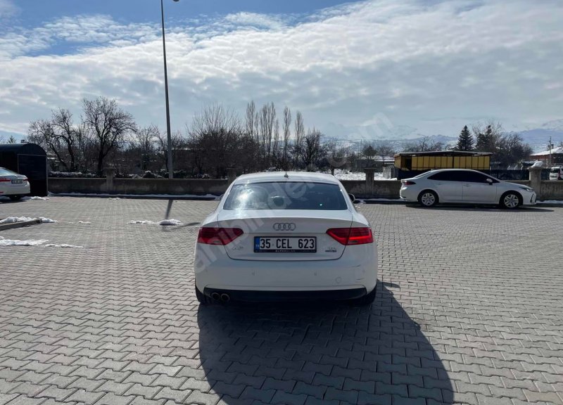 SAHİBİNDEN EMSALSİZ TEMİZLİKTE AUDİ A5 QUATTRO