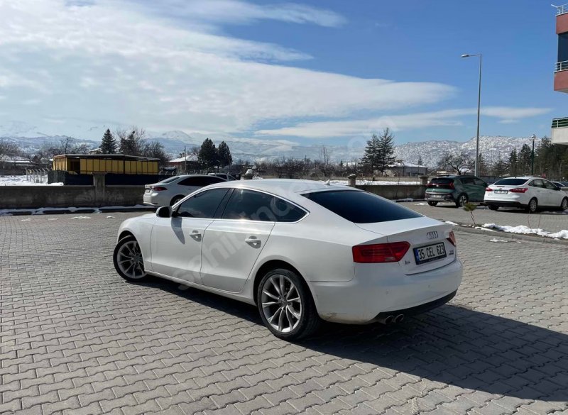 SAHİBİNDEN EMSALSİZ TEMİZLİKTE AUDİ A5 QUATTRO