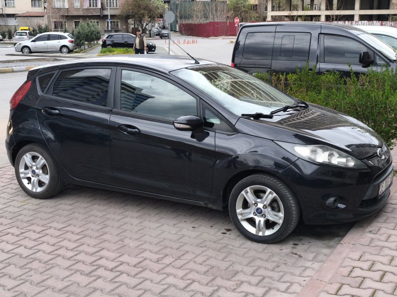 Sahibinden Ford Fiesta 1.4 TDCi Bakımlı