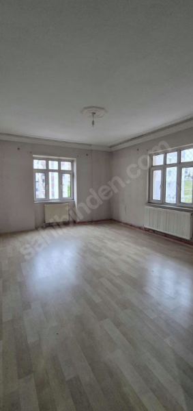 Yenidoğan'da 3 Cepheli,3 Balkonlu 3+1 Kombili Daire