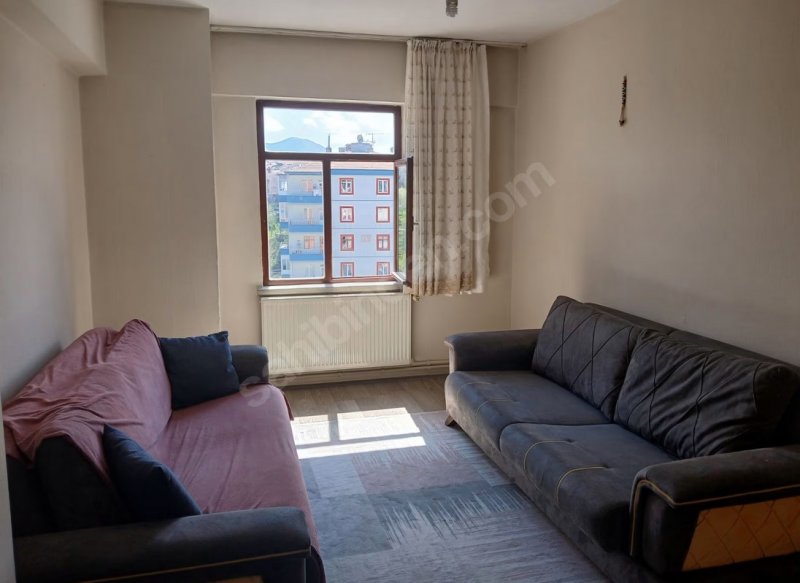 Eskişehir Bağlarinda Cadde üzeri 2+1 kiralik kombili daire