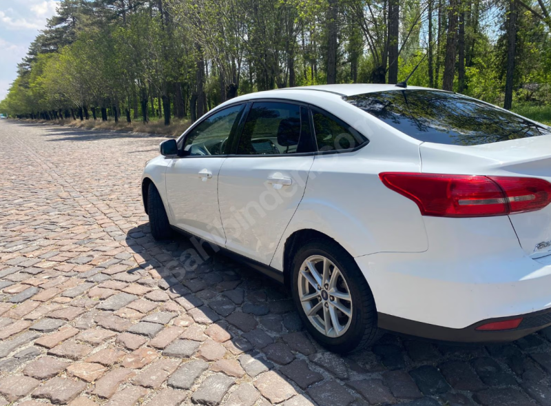 Biniciden Ford Focus