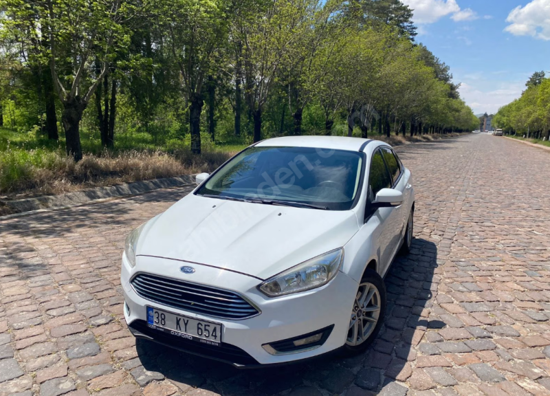 Biniciden Ford Focus