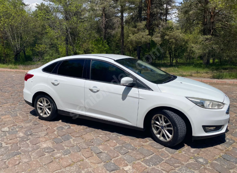 Biniciden Ford Focus