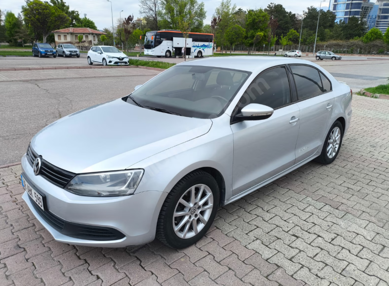 SAHİBİNDEN TEMİZ OTOMATİK JETTA
