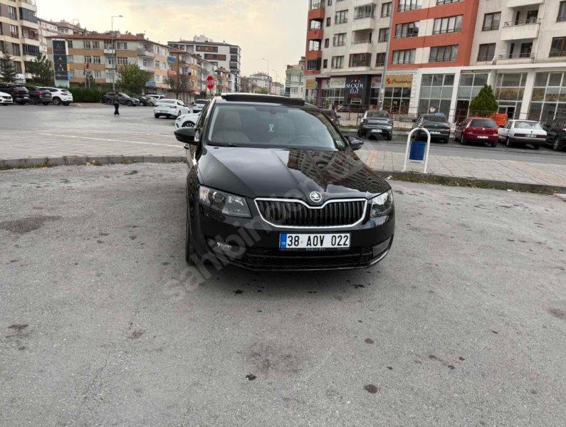 CAM TAVANLI OCTAVİA dizel otomatik