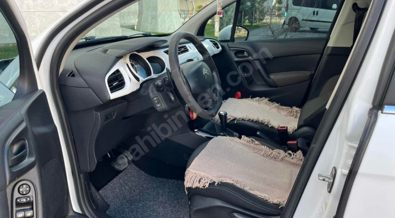 BAYANDAN 136.000 BİN KİLOMETRE'DE BAKIMLI HATASIZ AİLE ARACI