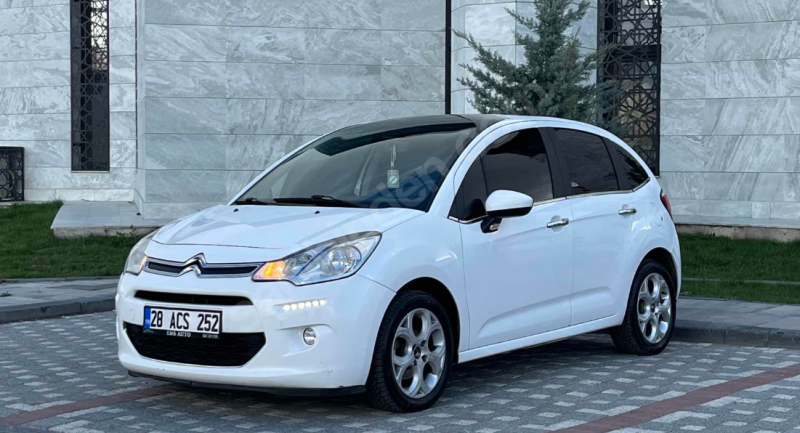 BAYANDAN 136.000 BİN KİLOMETRE'DE BAKIMLI HATASIZ AİLE ARACI