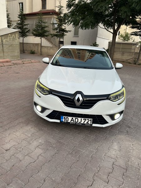 Emekliden dizel otomatik megan 4 aracım temiz bakımlıdır