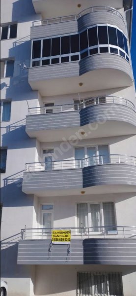 BAHÇELİEVLER MAH. ARAS SİTESİNDE SATILIK ARAKAT DAİRE