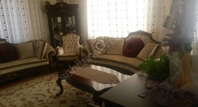 BAHÇELİEVLER MAH. ARAS SİTESİNDE SATILIK ARAKAT DAİRE