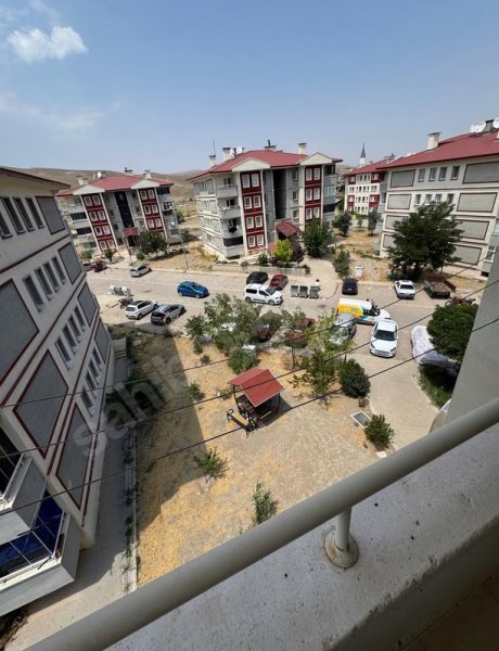 YEŞİLHİSAR 2. ETAP TOKİ'DE TEMİZ 2+1 DAİRE (BLOK:E1-7,DAİRE:16)