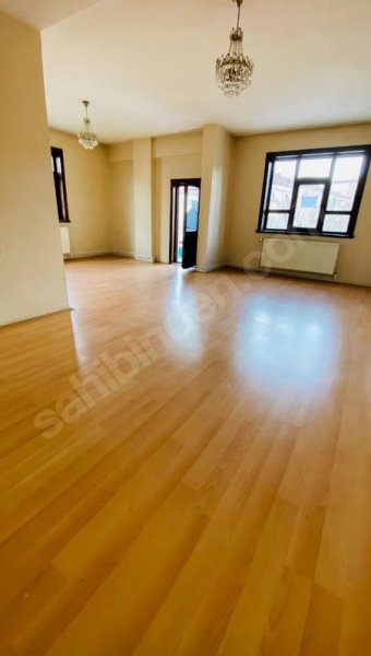 Fevzi Çakmak Mahallesinde 3+1 geniş 3 balkonlu orta kat daire