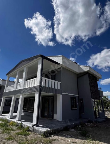 Şehir Merkezinde Mükemmel Konumda Oturmaya Hazır Villa