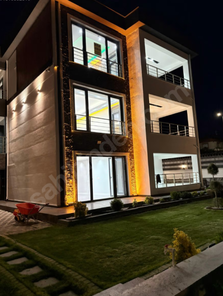 Meskenli Ultra Lüks 3 Katlı Villa Erciyes Manzaralı - Peyzajlı