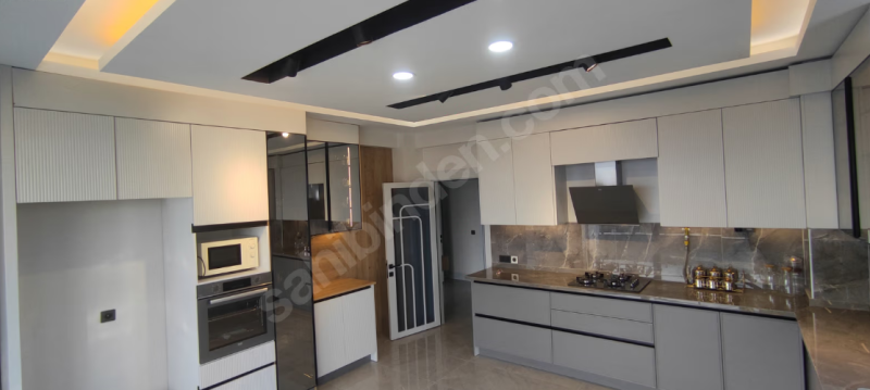Meskenli Ultra Lüks 3 Katlı Villa Erciyes Manzaralı - Peyzajlı