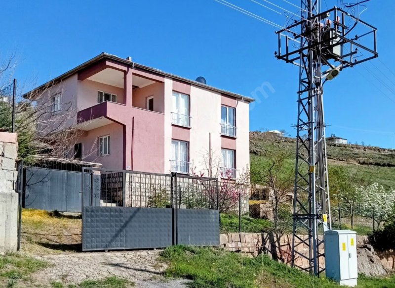 Kuşçu marinada baraj manzaralı satılık müstakil ev