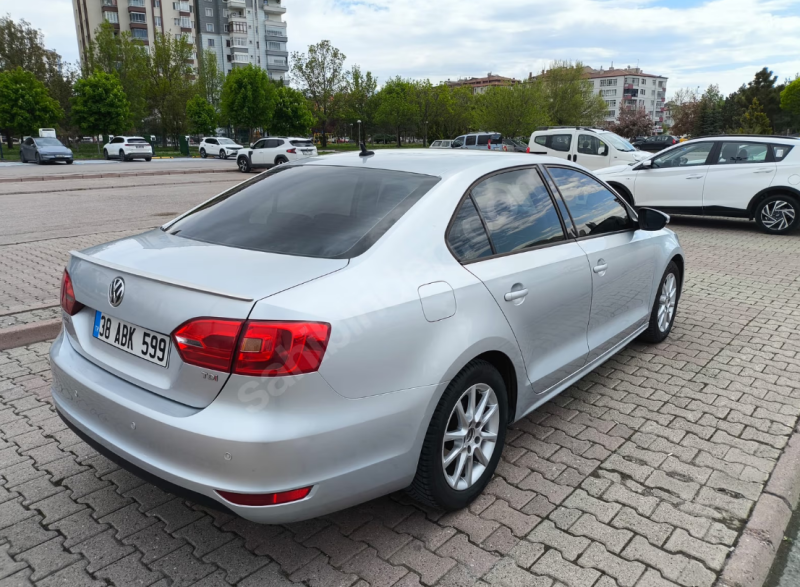 SAHİBİNDEN TEMİZ OTOMATİK JETTA