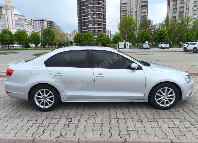 SAHİBİNDEN TEMİZ OTOMATİK JETTA