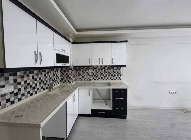 Talas Bahçelievler'de Cadde Üstü 2+1