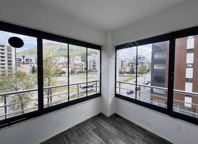 Talas Bahçelievler'de Cadde Üstü 2+1