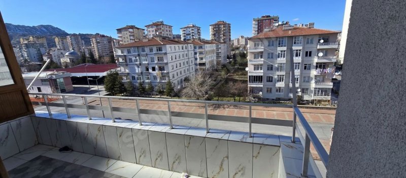 YENİKÖY DEMET EVLERDE KOMBİLİ 3+1 DAİRE..