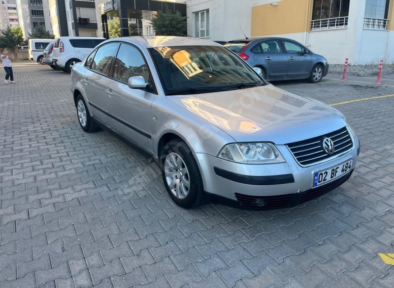 TEMİZ PASSAT 267 BİNDE!!