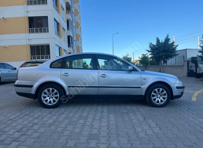 TEMİZ PASSAT 267 BİNDE!!