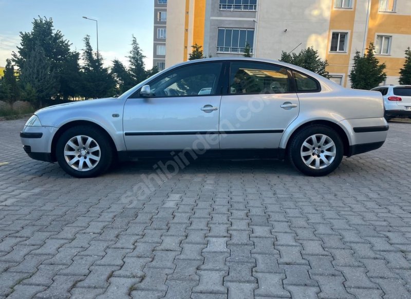 TEMİZ PASSAT 267 BİNDE!!