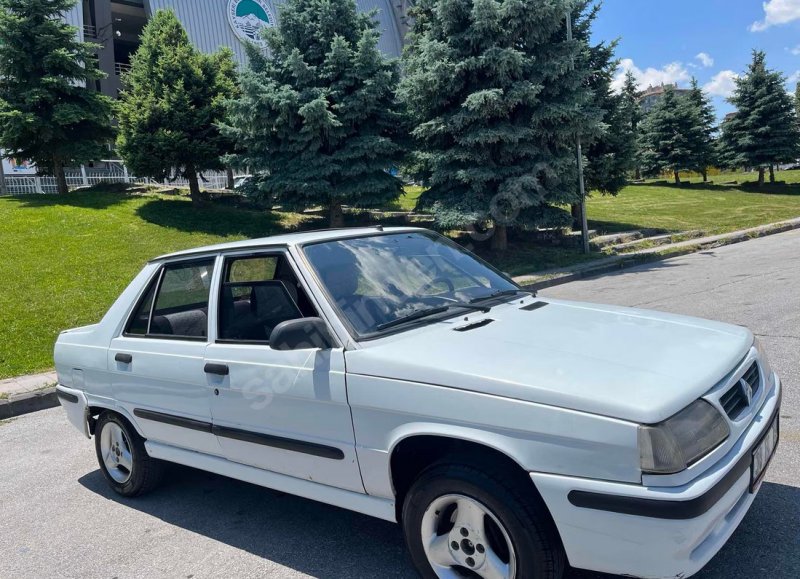 Masraf Etmeden Binilecek Renault 9 Broadway
