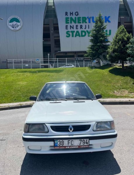 Masraf Etmeden Binilecek Renault 9 Broadway