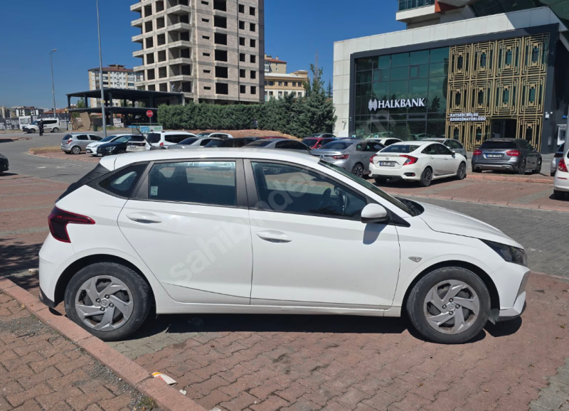 HYUNDAİ İ20 2023 1.4 MPİ JUMP OTOMATİK 47.800km BOYASIZ HATASIZ
