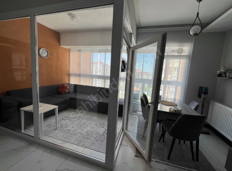 Bahçelievler Erkut Centerda Geniş Kapalı Balkonlu Ferah 2,5+1
