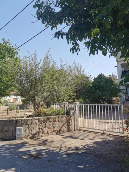 HEM YATIRIMLIK HEM OTURMALIK 1200 M2 ARSA 300 M2 EV
