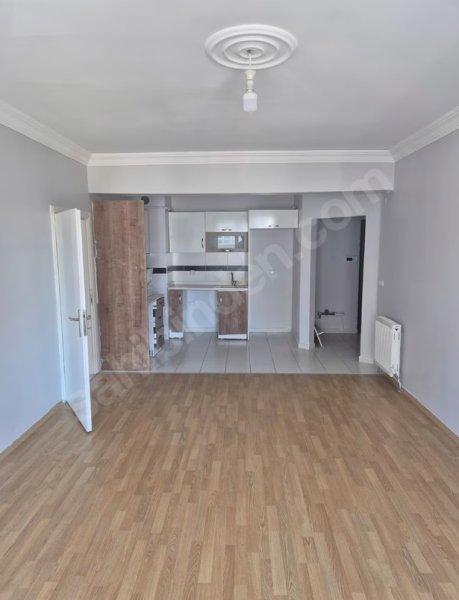 Sahibinden, eşyasız, tramvayın son durağında satılık 2+1 daire