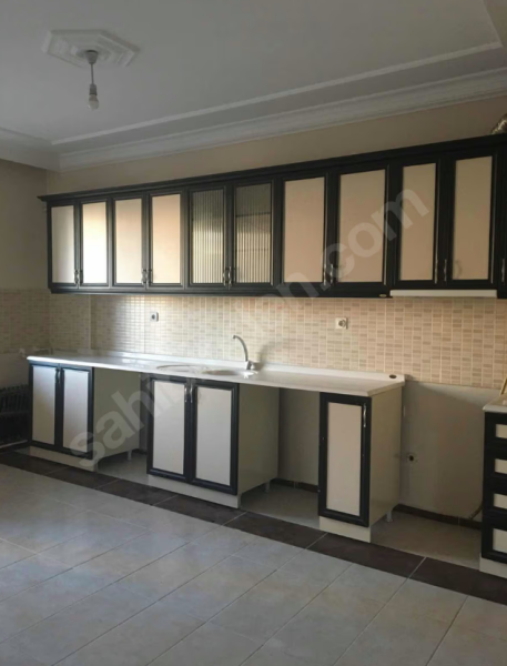 YENİDOĞAN MAHALLESİNDE 210m2 4+1 SATILIK DAİRE
