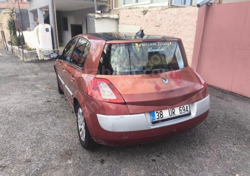 TEMİZ BAKİMLİ MEGANE 2