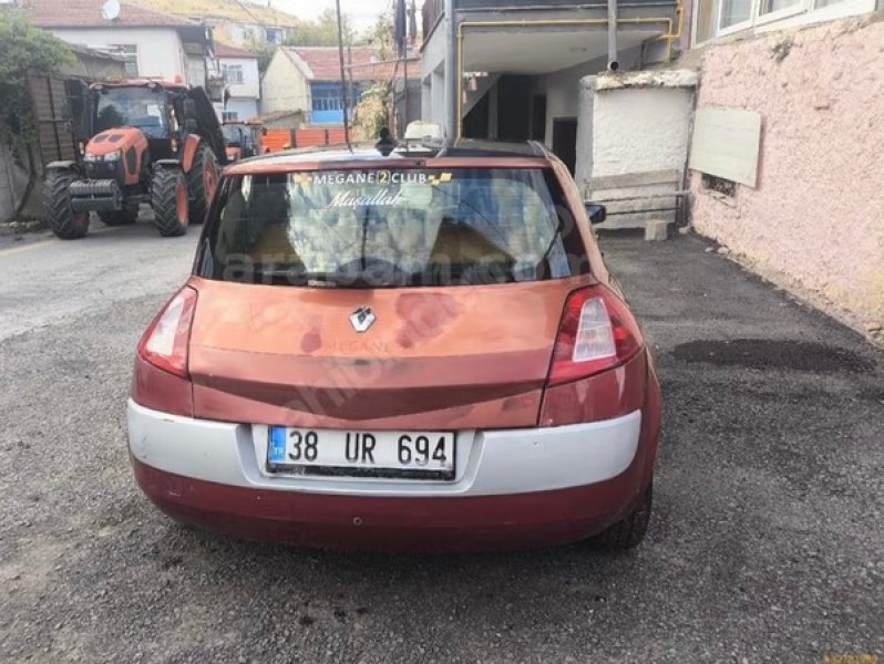 TEMİZ BAKİMLİ MEGANE 2