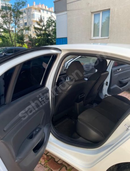 Boyasız Değişensiz Hasar Kayıtsız Aile Aracı Servis Bakımlı