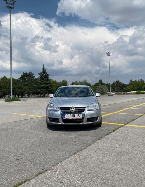 2010 MODEL SAHİBİNDEN SORUNSUZ JETTA 1.4 TSI