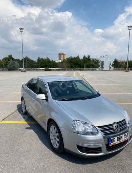 2010 MODEL SAHİBİNDEN SORUNSUZ JETTA 1.4 TSI