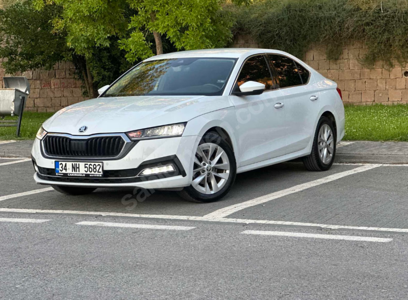 2023 MODEL SKODA OCTAVİA 1.5 TSİ e-TEC PREMİUM DEĞİŞENSİZ
