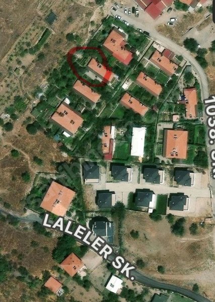Şehrin merkezinde Gelincik sitesinde butik villa