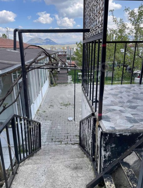 Şehrin merkezinde Gelincik sitesinde butik villa