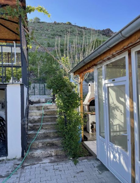 Şehrin merkezinde Gelincik sitesinde butik villa